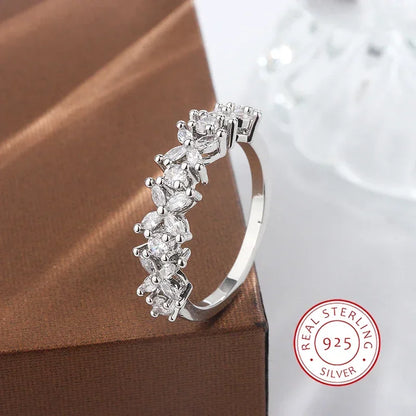 Zilveren Ring met Natuurgetrouwe Diamantlook – Vintage & Elegant