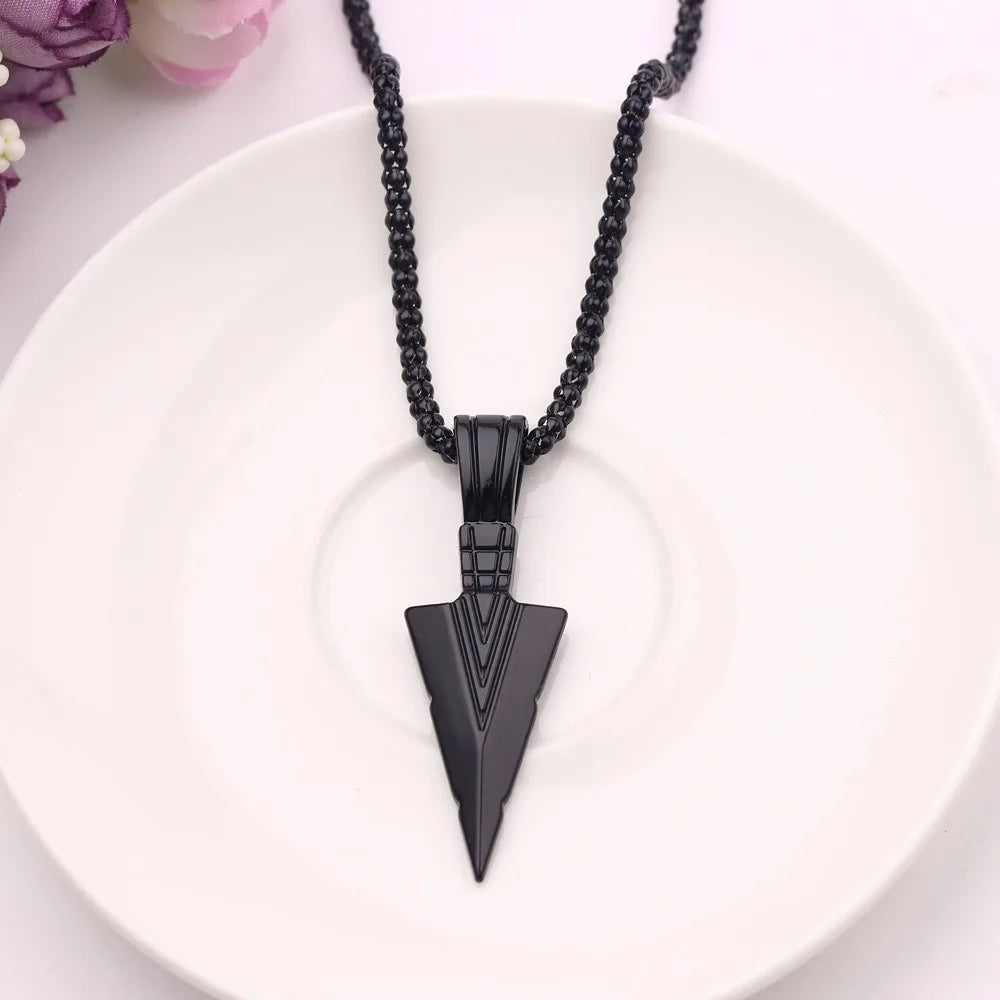 Trendy Triangular Spearhead Necklace – Unisex Arrow Pendant (Silver, Gold, Black)