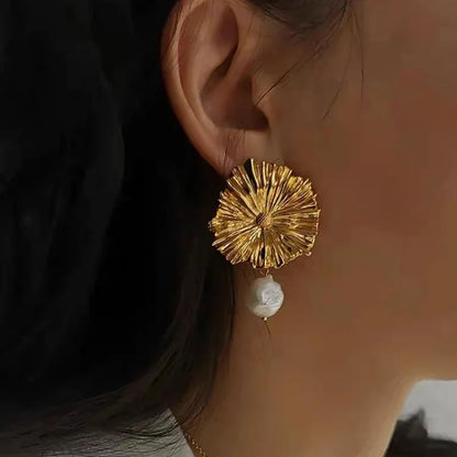 Boucles d'oreilles pendantes géométriques en métal doré et perles pour femmes