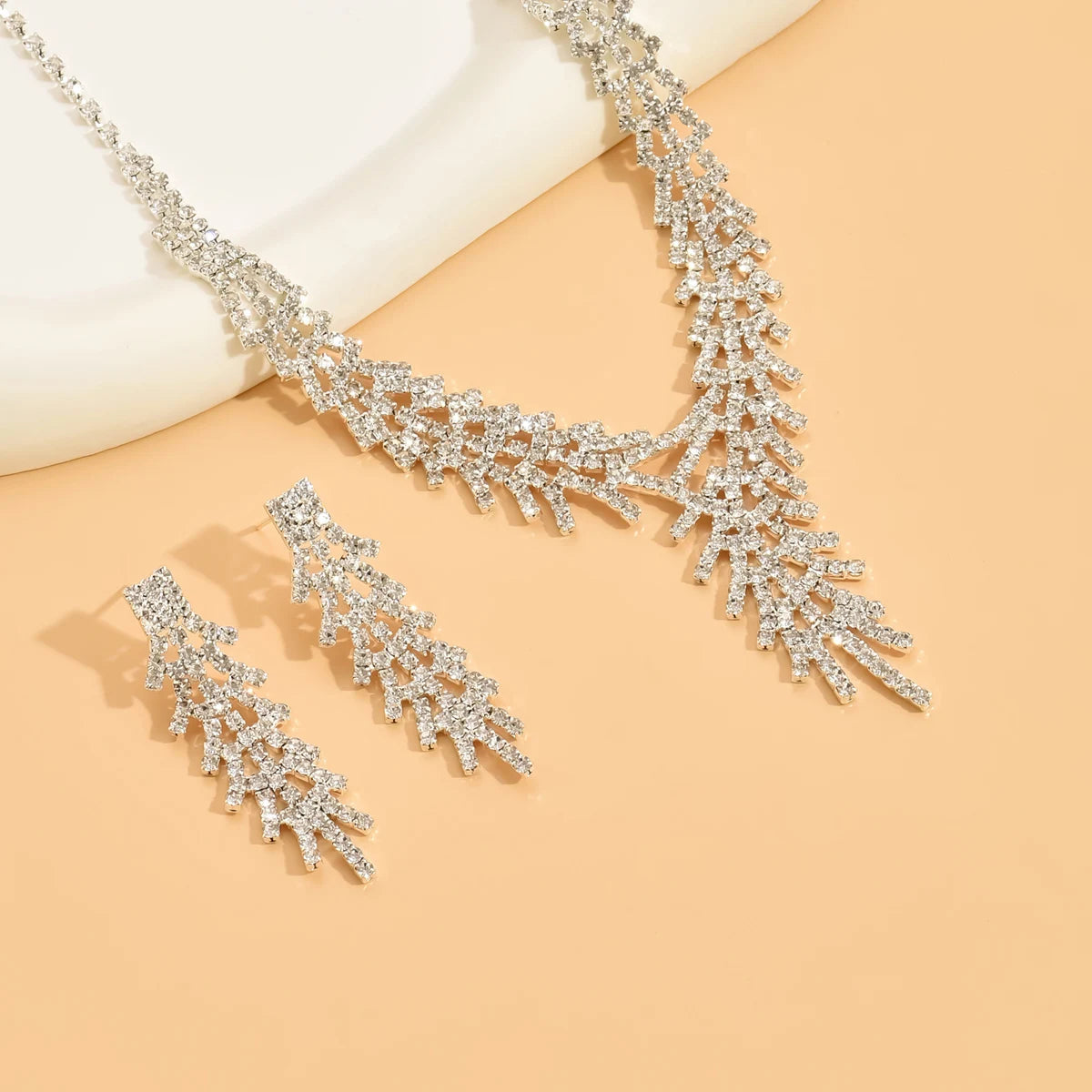 Ensemble de bijoux tendance en chaîne à griffes et feuilles – Collier et boucles d'oreilles pour femme