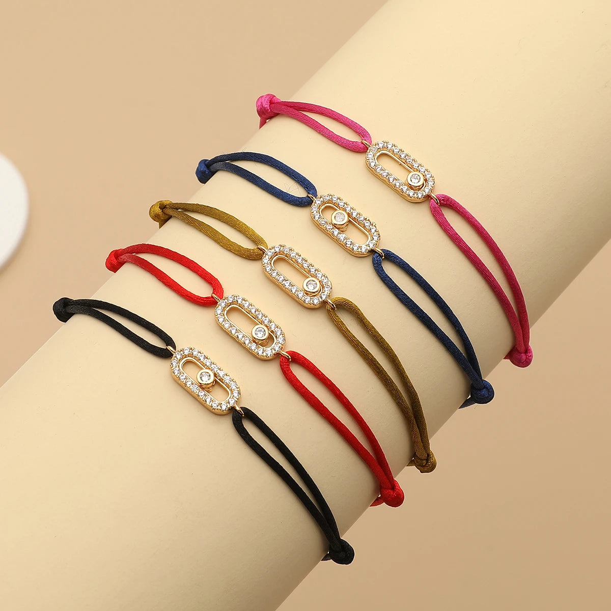 Bracelet ajustable en corde de zircone – Simplicité élégante