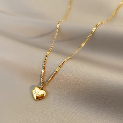 Titanium Staal Gouden Love Hanger Ketting voor Dames – Trendy Mode Sieraad voor Vakanties, Feesten, en Kerstcadeaus