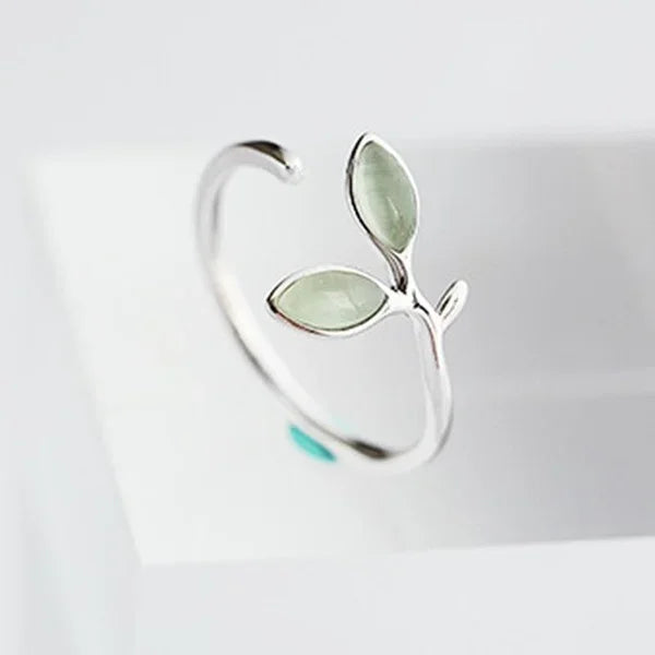 🌿 Fashion Accessories Groene Bladeren en Twijg Ring – Zilverkleurig, Verstelbaar, Natuur geïnspireerd