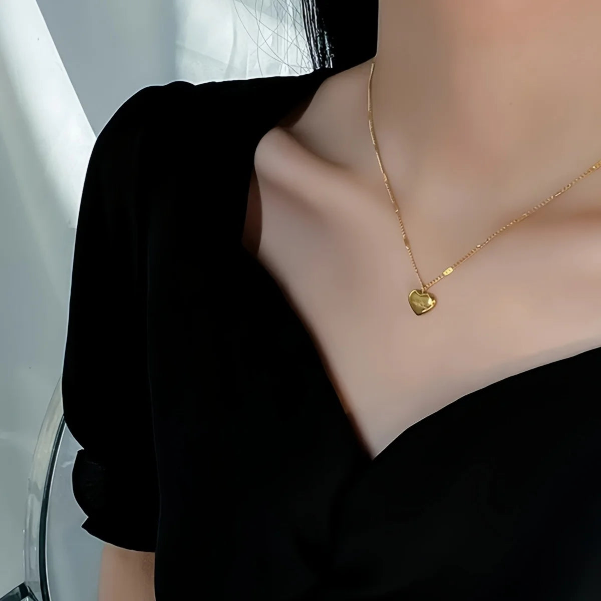 Collier pendentif Love en acier titane doré pour femme – Bijoux tendance pour les vacances, les fêtes et les cadeaux de Noël