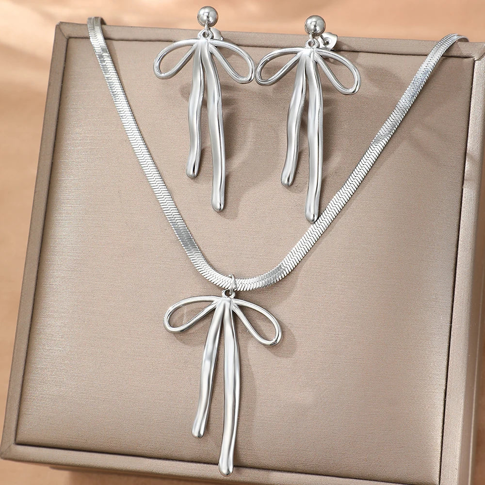 Jewelry Set – Light Luxury Bow Pendant and Snake Chain Earrings and Necklace