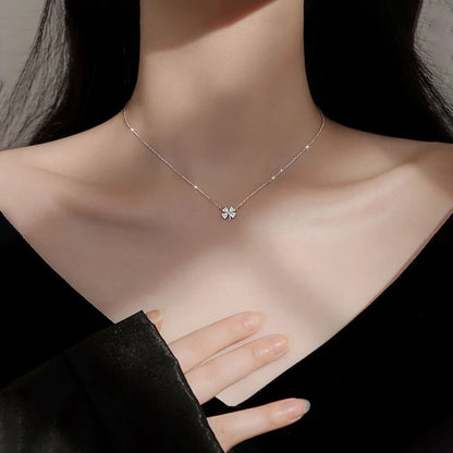 Zilveren Klavertjevier Choker met Zirkonia – Brenger van Geluk