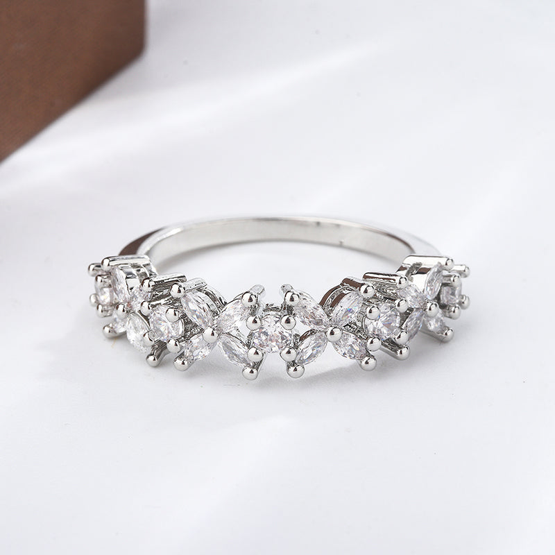 Zilveren Ring met Natuurgetrouwe Diamantlook – Vintage & Elegant